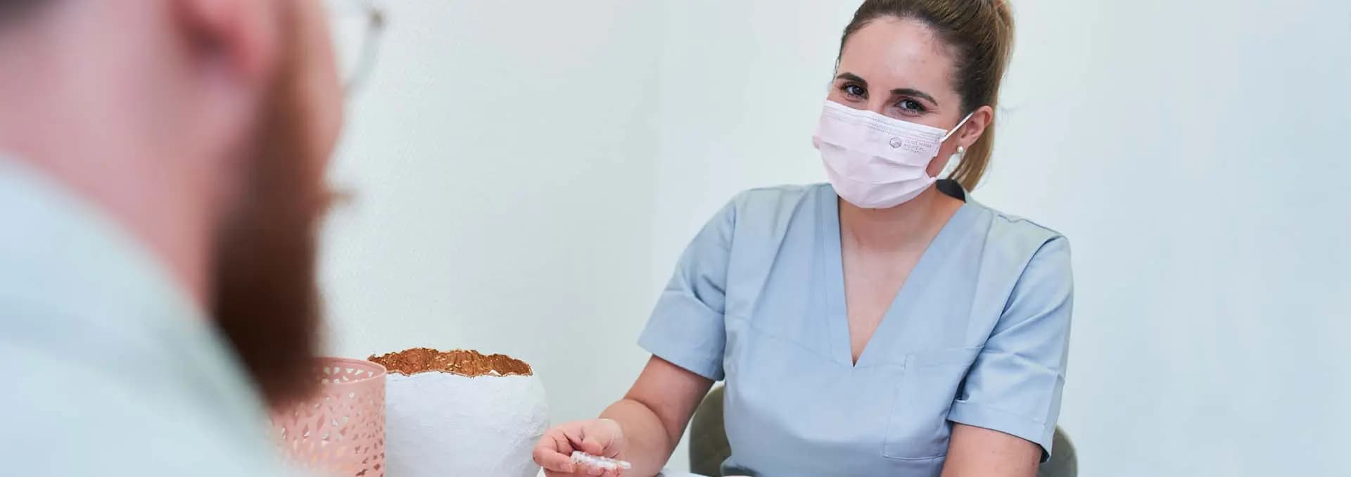 Einfühlsame Beratung von Angstpatienten in der Praxis Dr. Salem in Krefeld-Traar