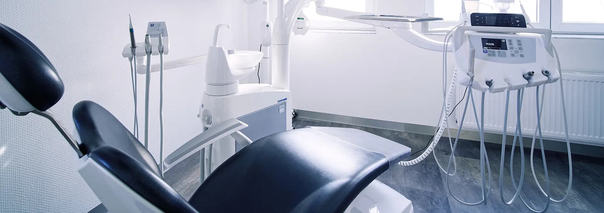 Professionelle Zahnreinigung in der Zahnarztpraxis Zahnmedizin Traar in Krefeld-Traar